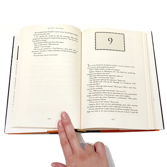 Bones Are Forever Hardcover Novel Kathy Reichs Holographic Cover TV Show Sparkly - Picture 5 of 8